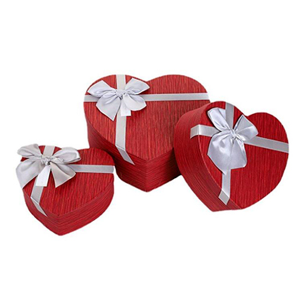 Red Heart - shaped Gift Box Set